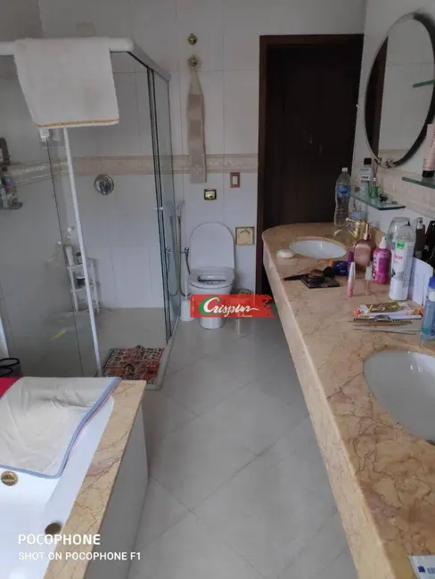 Sobrado com 3 quartos à venda, 375m2 em Vila Galvão, Guarulhos - SP - imagem 5 Foto 5 de Sobrado com 3 quartos à venda, 375m2 em Vila Galvão, Guarulhos - SP