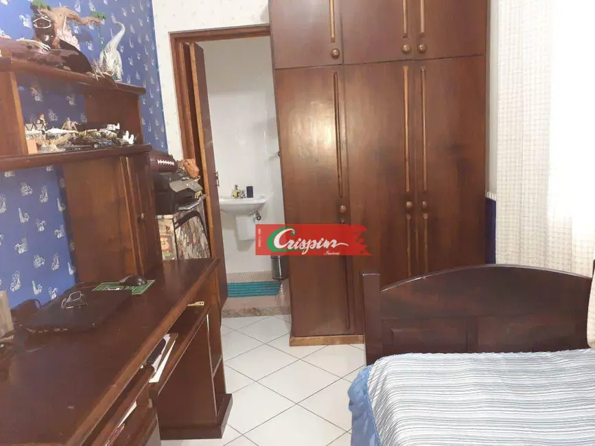Foto 9 de Sobrado com 3 quartos à venda, 250m2 em Vila Milton, Guarulhos - SP