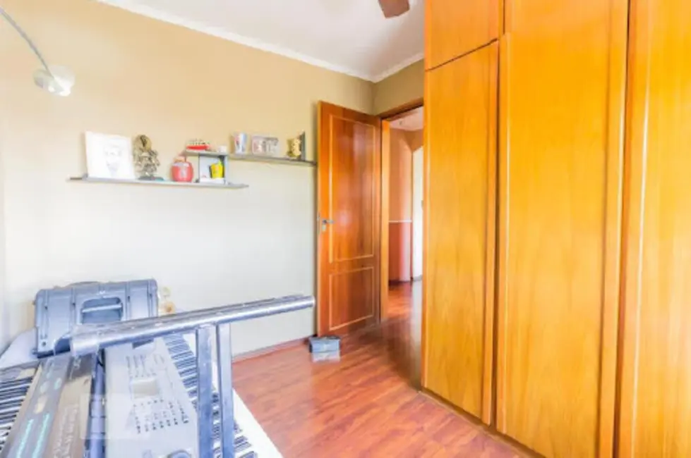 Sobrado com 4 quartos à venda em Jardim Bebedouro, Guarulhos - SP - imagem 9 Foto 9 de Sobrado com 4 quartos à venda em Jardim Bebedouro, Guarulhos - SP