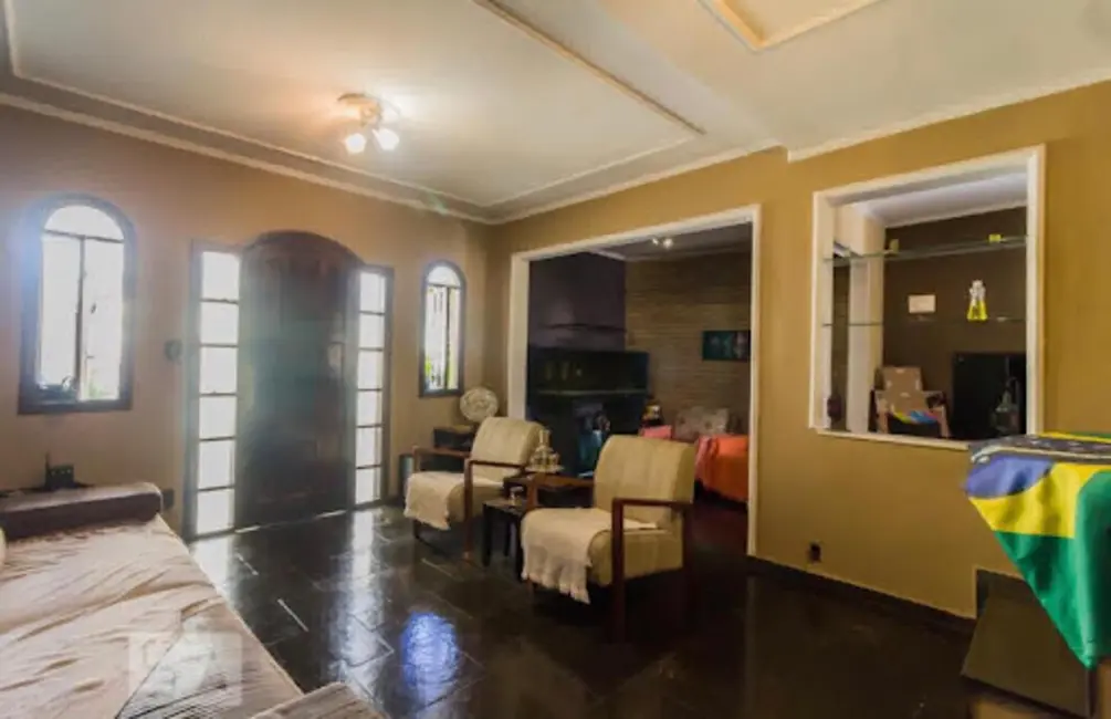 Sobrado com 4 quartos à venda em Jardim Bebedouro, Guarulhos - SP - imagem 5 Foto 5 de Sobrado com 4 quartos à venda em Jardim Bebedouro, Guarulhos - SP