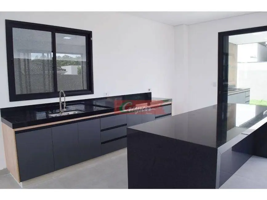 Foto 7 de Sobrado com 3 quartos à venda, 300m2 em Atibaia - SP