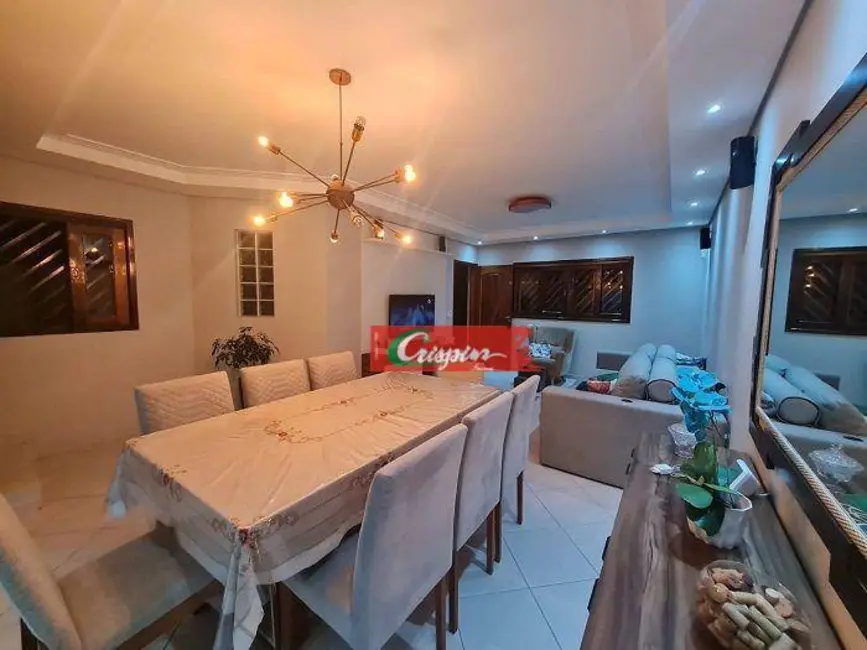 Sobrado com 3 quartos à venda, 192m2 em Jardim Vila Galvão, Guarulhos - SP - imagem 4 Foto 4 de Sobrado com 3 quartos à venda, 192m2 em Jardim Vila Galvão, Guarulhos - SP