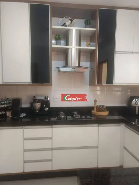 Sobrado com 4 quartos à venda, 125m2 em Jardim Paraventi, Guarulhos - SP - imagem 6 Foto 6 de Sobrado com 4 quartos à venda, 125m2 em Jardim Paraventi, Guarulhos - SP