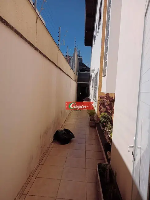 Sobrado com 3 quartos à venda, 180m2 em Vila Galvão, Guarulhos - SP - imagem 4 Foto 4 de Sobrado com 3 quartos à venda, 180m2 em Vila Galvão, Guarulhos - SP