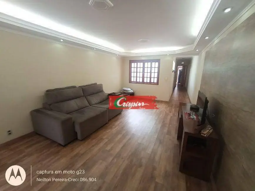 Sobrado com 3 quartos à venda, 184m2 em Jardim Vila Galvão, Guarulhos - SP - imagem 5 Foto 5 de Sobrado com 3 quartos à venda, 184m2 em Jardim Vila Galvão, Guarulhos - SP