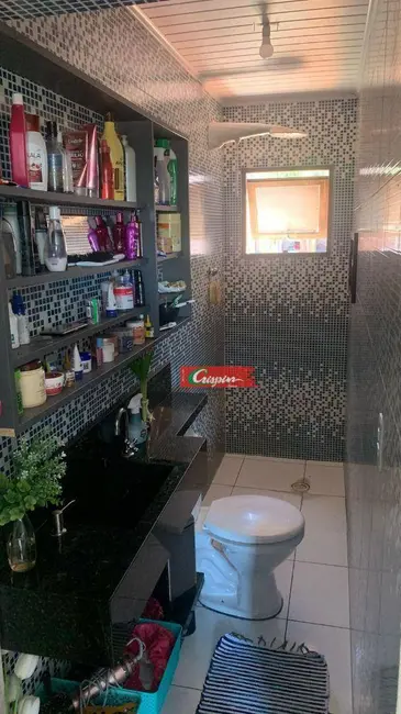 Casa com 2 quartos à venda, 125m2 em Jardim Presidente Dutra, Guarulhos - SP - imagem 4 Foto 4 de Casa com 2 quartos à venda, 125m2 em Jardim Presidente Dutra, Guarulhos - SP