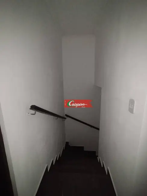 Sobrado com 3 quartos para alugar, 180m2 em Parque Renato Maia, Guarulhos - SP - imagem 6 Foto 6 de Sobrado com 3 quartos para alugar, 180m2 em Parque Renato Maia, Guarulhos - SP