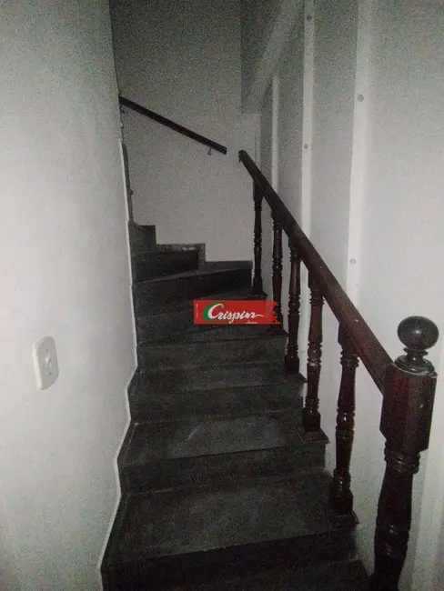 Sobrado com 3 quartos para alugar, 180m2 em Parque Renato Maia, Guarulhos - SP - imagem 8 Foto 8 de Sobrado com 3 quartos para alugar, 180m2 em Parque Renato Maia, Guarulhos - SP