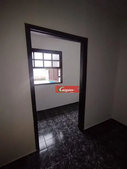 Sobrado com 3 quartos para alugar, 180m2 em Parque Renato Maia, Guarulhos - SP - imagem 5 Foto 5 de Sobrado com 3 quartos para alugar, 180m2 em Parque Renato Maia, Guarulhos - SP