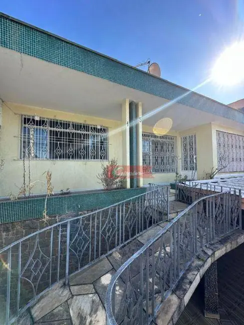 Casa com 2 quartos à venda, 250m2 em Jardim Maia, Guarulhos - SP - imagem 3 Foto 3 de Casa com 2 quartos à venda, 250m2 em Jardim Maia, Guarulhos - SP