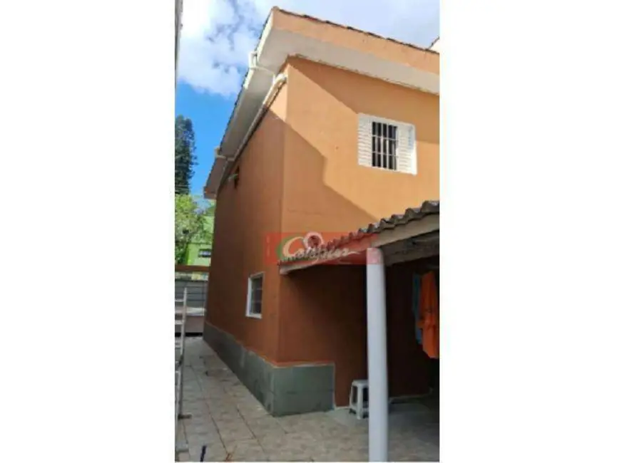 Sobrado com 2 quartos à venda, 125m2 em Vila Capitão Rabelo, Guarulhos - SP - imagem 9 Foto 9 de Sobrado com 2 quartos à venda, 125m2 em Vila Capitão Rabelo, Guarulhos - SP