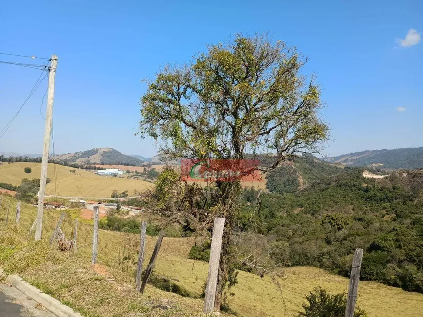 Casa com 4 quartos à venda, 816m2 em Lindoia - SP - imagem 3 Foto 3 de Casa com 4 quartos à venda, 816m2 em Lindoia - SP