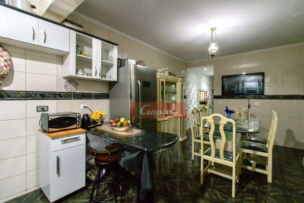 Sobrado com 4 quartos à venda, 280m2 em Vila Clotilde, Guarulhos - SP - imagem 6 Foto 6 de Sobrado com 4 quartos à venda, 280m2 em Vila Clotilde, Guarulhos - SP