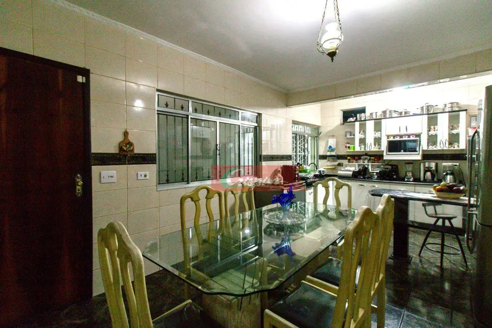 Sobrado com 4 quartos à venda, 280m2 em Vila Clotilde, Guarulhos - SP - imagem 9 Foto 9 de Sobrado com 4 quartos à venda, 280m2 em Vila Clotilde, Guarulhos - SP