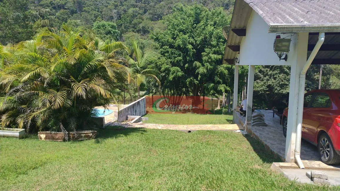 Chácara com 2 quartos à venda, 3000m2 em Clube dos Oficiais, Suzano - SP - imagem 8 Foto 8 de Chácara com 2 quartos à venda, 3000m2 em Clube dos Oficiais, Suzano - SP