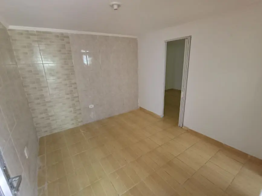 Casa com 1 quarto para alugar, 35m2 em Jardim Vila Galvão, Guarulhos - SP - imagem 5 Foto 5 de Casa com 1 quarto para alugar, 35m2 em Jardim Vila Galvão, Guarulhos - SP