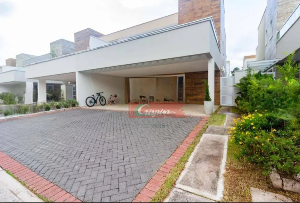 Casa de Condomínio com 3 quartos à venda, 201m2 em Centro, Aruja - SP - imagem 5 Foto 5 de Casa de Condomínio com 3 quartos à venda, 201m2 em Centro, Aruja - SP