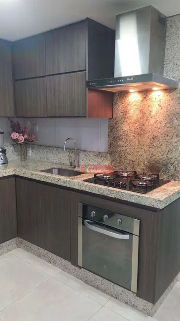 Foto 2 de Sobrado com 2 quartos à venda, 64m2 em Vila Colorado, Suzano - SP