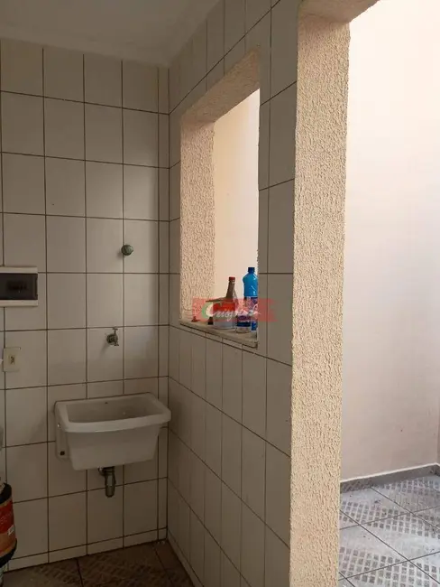 Foto 9 de Sobrado com 3 quartos à venda e para alugar, 148m2 em Jardim São João, Guarulhos - SP