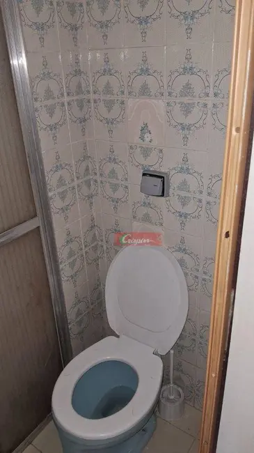 Foto 3 de Casa com 1 quarto para alugar, 210m2 em Vila Nilo, São Paulo - SP