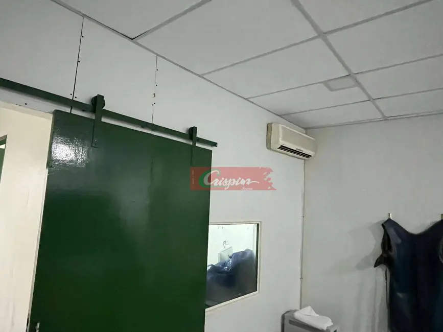 Sobrado com 8 quartos à venda e para alugar, 440m2 em Jardim Presidente Dutra, Guarulhos - SP - imagem 9 Foto 9 de Sobrado com 8 quartos à venda e para alugar, 440m2 em Jardim Presidente Dutra, Guarulhos - SP