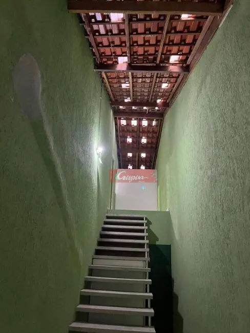 Sobrado com 8 quartos à venda e para alugar, 440m2 em Jardim Presidente Dutra, Guarulhos - SP - imagem 2 Foto 2 de Sobrado com 8 quartos à venda e para alugar, 440m2 em Jardim Presidente Dutra, Guarulhos - SP