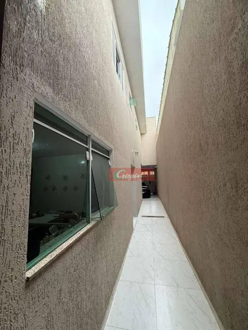 Sobrado com 3 quartos para alugar, 305m2 em Jardim Frizzo, Guarulhos - SP - imagem 8 Foto 8 de Sobrado com 3 quartos para alugar, 305m2 em Jardim Frizzo, Guarulhos - SP