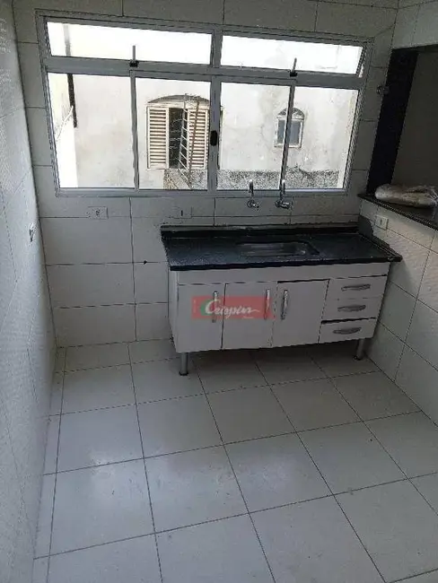 Foto 3 de Casa com 2 quartos para alugar, 250m2 em Parque Continental II, Guarulhos - SP