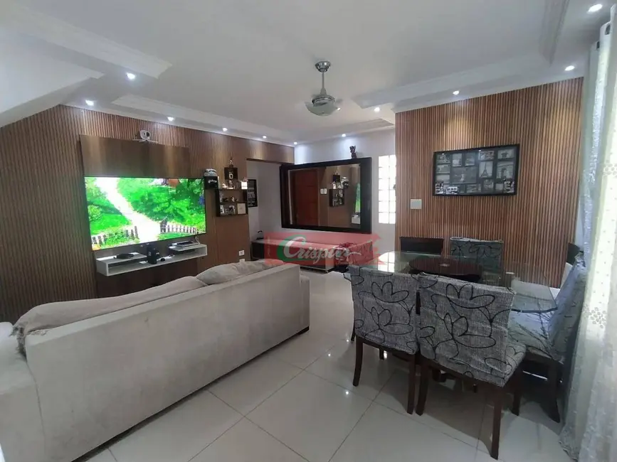 Foto 3 de Sobrado com 3 quartos para alugar, 120m2 em Parque Santo Antônio, Guarulhos - SP