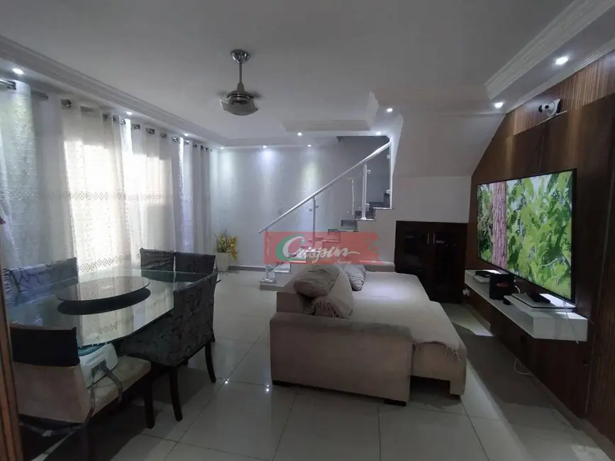 Foto 1 de Sobrado com 3 quartos para alugar, 120m2 em Parque Santo Antônio, Guarulhos - SP