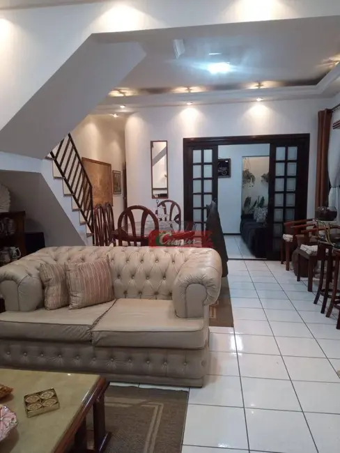 Foto 8 de Sobrado com 3 quartos à venda, 256m2 em Vila Augusta, Guarulhos - SP