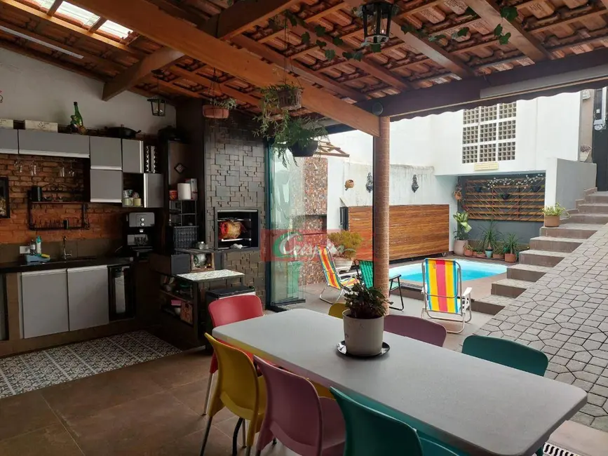 Foto 1 de Sobrado com 3 quartos à venda, 122m2 em Jardim Rizzo, Guarulhos - SP