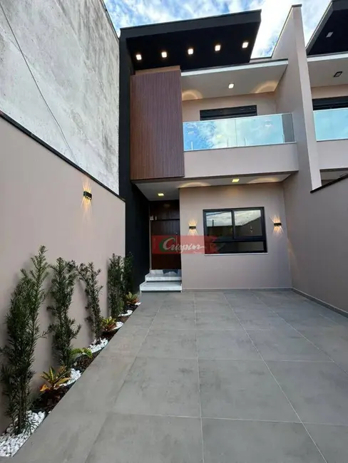 Sobrado com 3 quartos à venda, 125m2 em Vila Carmela II, Guarulhos - SP - imagem 1 Foto 1 de Sobrado com 3 quartos à venda, 125m2 em Vila Carmela II, Guarulhos - SP