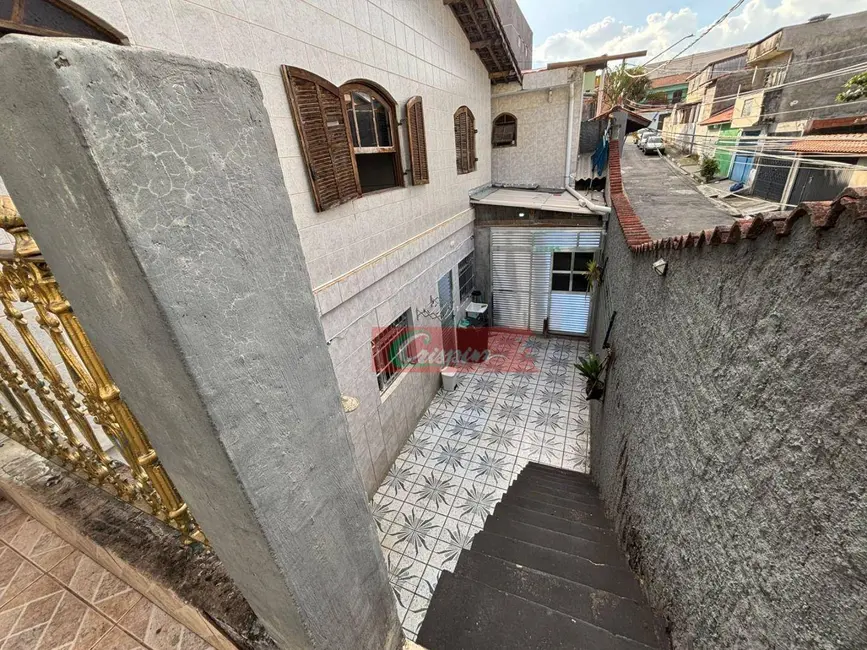 Foto 9 de Sobrado com 5 quartos à venda, 257m2 em Jardim Figueira, Guarulhos - SP