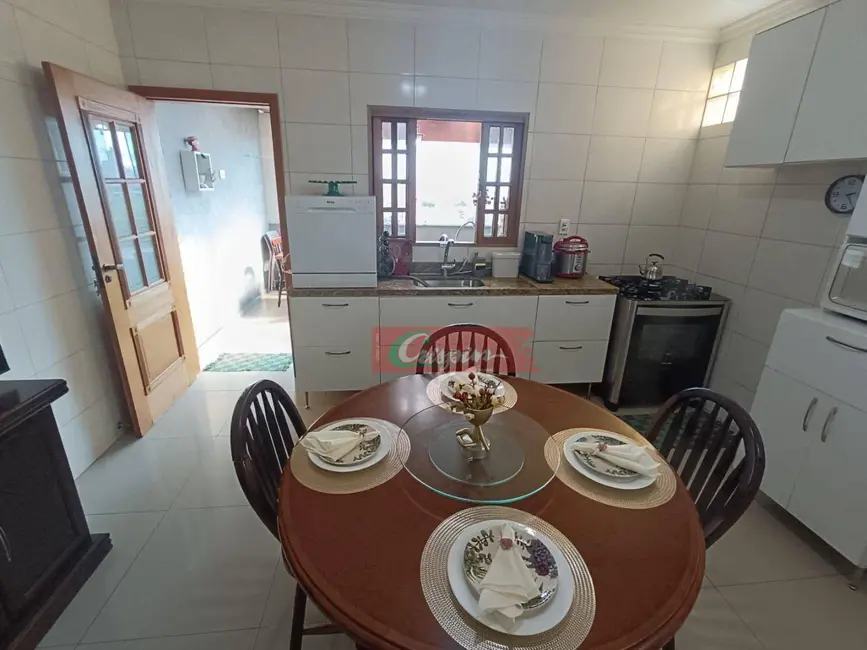 Foto 2 de Sobrado com 2 quartos para alugar, 146m2 em Jardim Vila Galvão, Guarulhos - SP