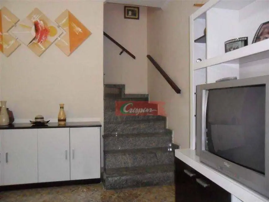 Sobrado com 2 quartos à venda, 102m2 em Jardim Cocaia, Guarulhos - SP - imagem 8 Foto 8 de Sobrado com 2 quartos à venda, 102m2 em Jardim Cocaia, Guarulhos - SP