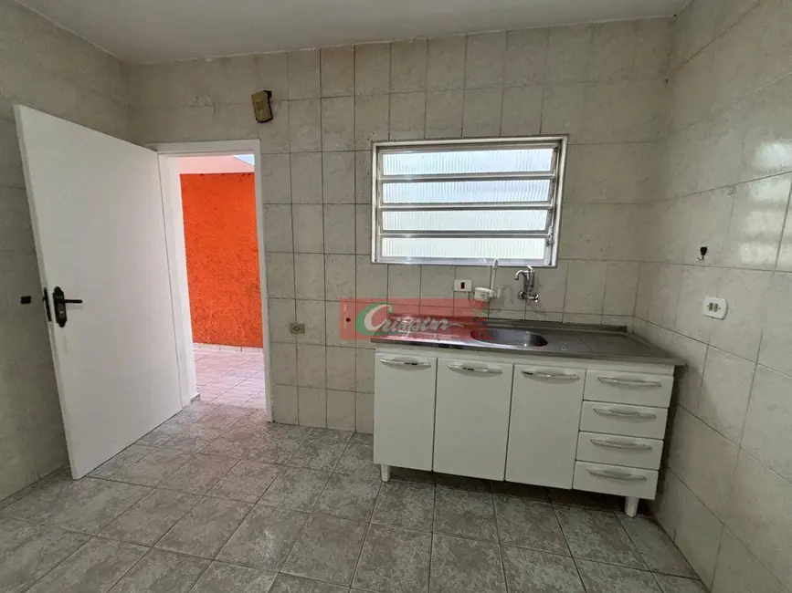 Casa com 3 quartos para alugar, 140m2 em Jardim Leda, Guarulhos - SP - imagem 9 Foto 9 de Casa com 3 quartos para alugar, 140m2 em Jardim Leda, Guarulhos - SP