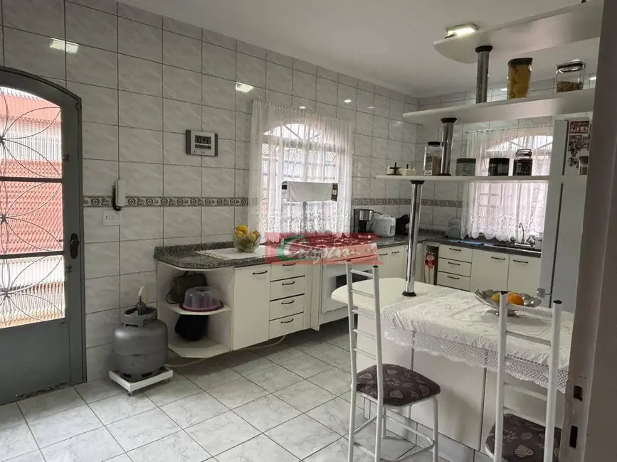 Foto 1 de Sobrado com 5 quartos à venda, 295m2 em Jardim Santa Mena, Guarulhos - SP