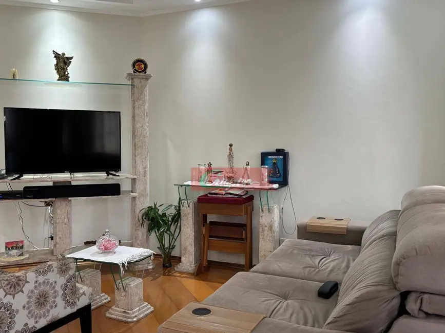 Foto 9 de Sobrado com 5 quartos à venda, 295m2 em Jardim Santa Mena, Guarulhos - SP