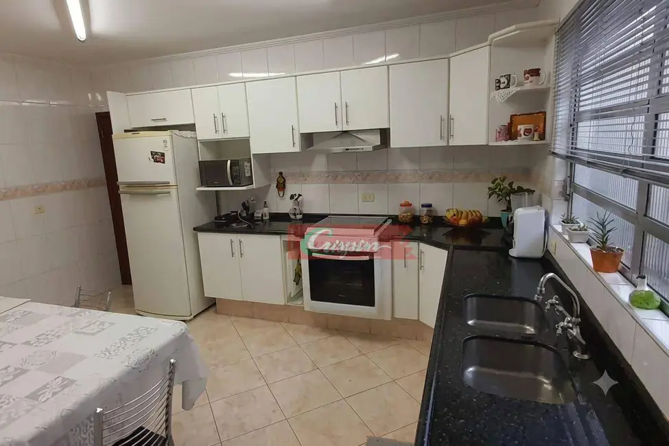 Casa com 3 quartos à venda, 192m2 em Vila Galvão, Guarulhos - SP - imagem 8 Foto 8 de Casa com 3 quartos à venda, 192m2 em Vila Galvão, Guarulhos - SP
