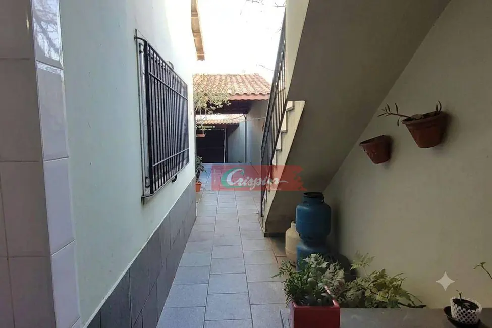 Casa com 3 quartos à venda, 192m2 em Vila Galvão, Guarulhos - SP - imagem 3 Foto 3 de Casa com 3 quartos à venda, 192m2 em Vila Galvão, Guarulhos - SP