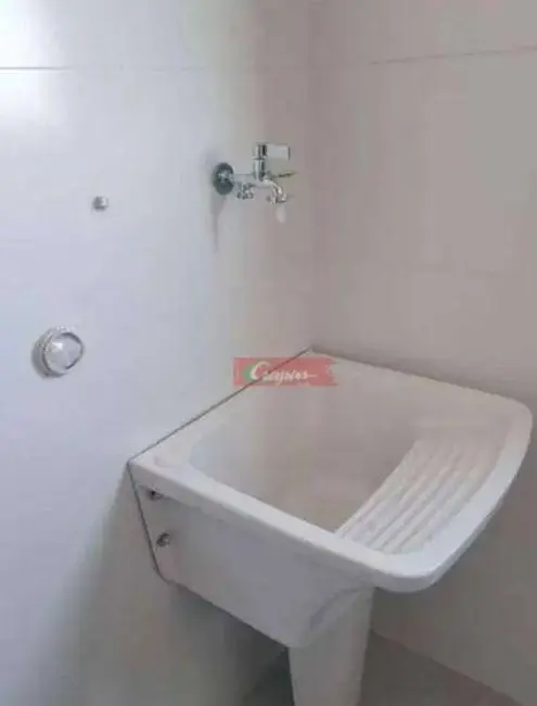 Foto 4 de Kitnet com 1 quarto para alugar, 24m2 em Cidade Martins, Guarulhos - SP