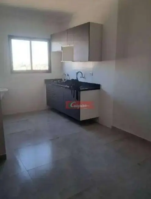 Foto 2 de Kitnet com 1 quarto para alugar, 24m2 em Cidade Martins, Guarulhos - SP