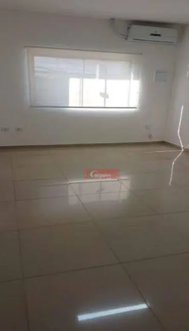 Foto 3 de Sala Comercial para alugar, 22m2 em Jardim Aida, Guarulhos - SP