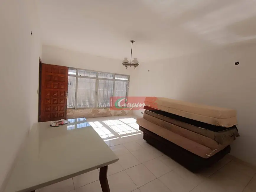 Foto 8 de Sobrado com 3 quartos para alugar, 208m2 em Vila Milton, Guarulhos - SP