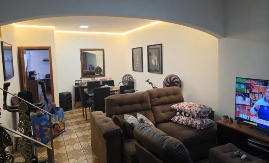 Foto 1 de Sobrado com 4 quartos à venda e para alugar, 308m2 em Vila Galvão, Guarulhos - SP