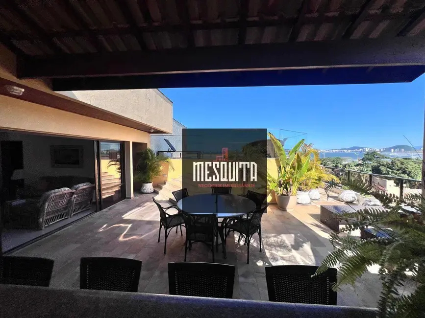 Cobertura com 4 quartos à venda, 300m2 em Enseada, Guaruja - SP - imagem 4 Foto 4 de Cobertura com 4 quartos à venda, 300m2 em Enseada, Guaruja - SP
