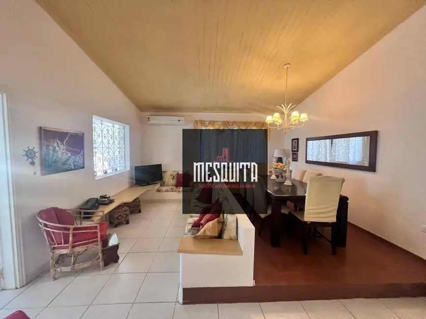 Casa com 4 quartos à venda, 360m2 em Jardim Virgínia, Guaruja - SP - imagem 6 Foto 6 de Casa com 4 quartos à venda, 360m2 em Jardim Virgínia, Guaruja - SP