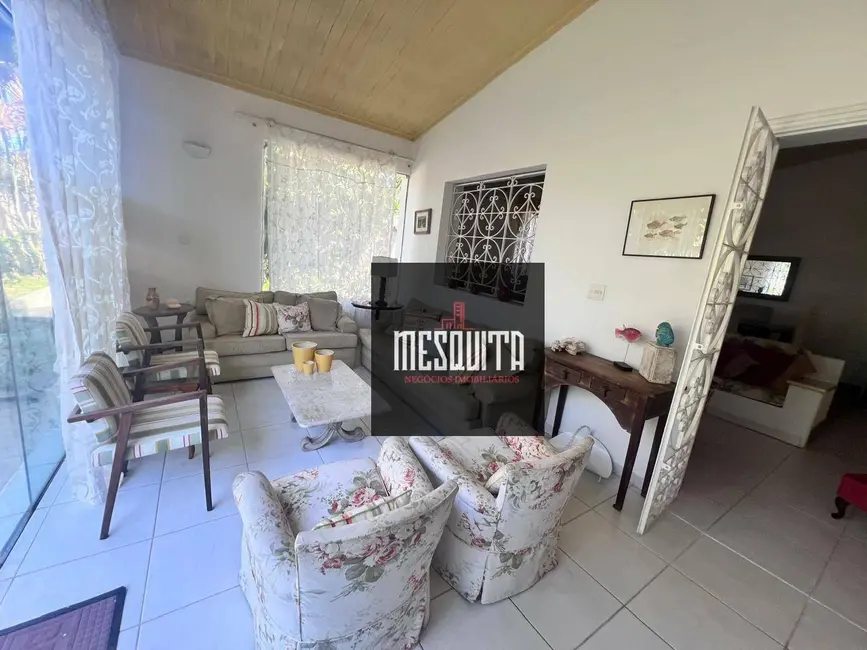 Casa com 4 quartos à venda, 360m2 em Jardim Virgínia, Guaruja - SP - imagem 3 Foto 3 de Casa com 4 quartos à venda, 360m2 em Jardim Virgínia, Guaruja - SP
