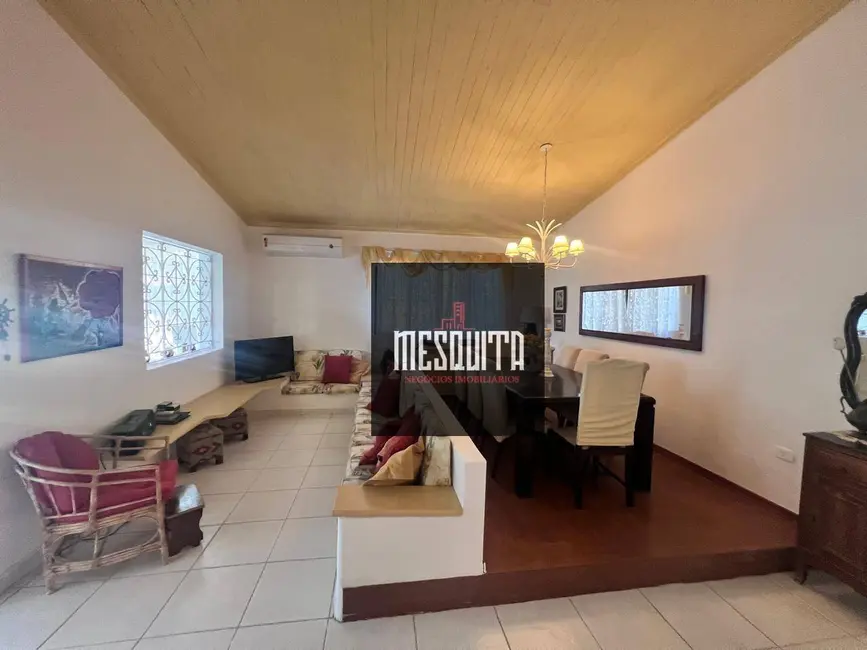 Foto 2 de Casa com 4 quartos à venda, 360m2 em Jardim Virgínia, Guaruja - SP